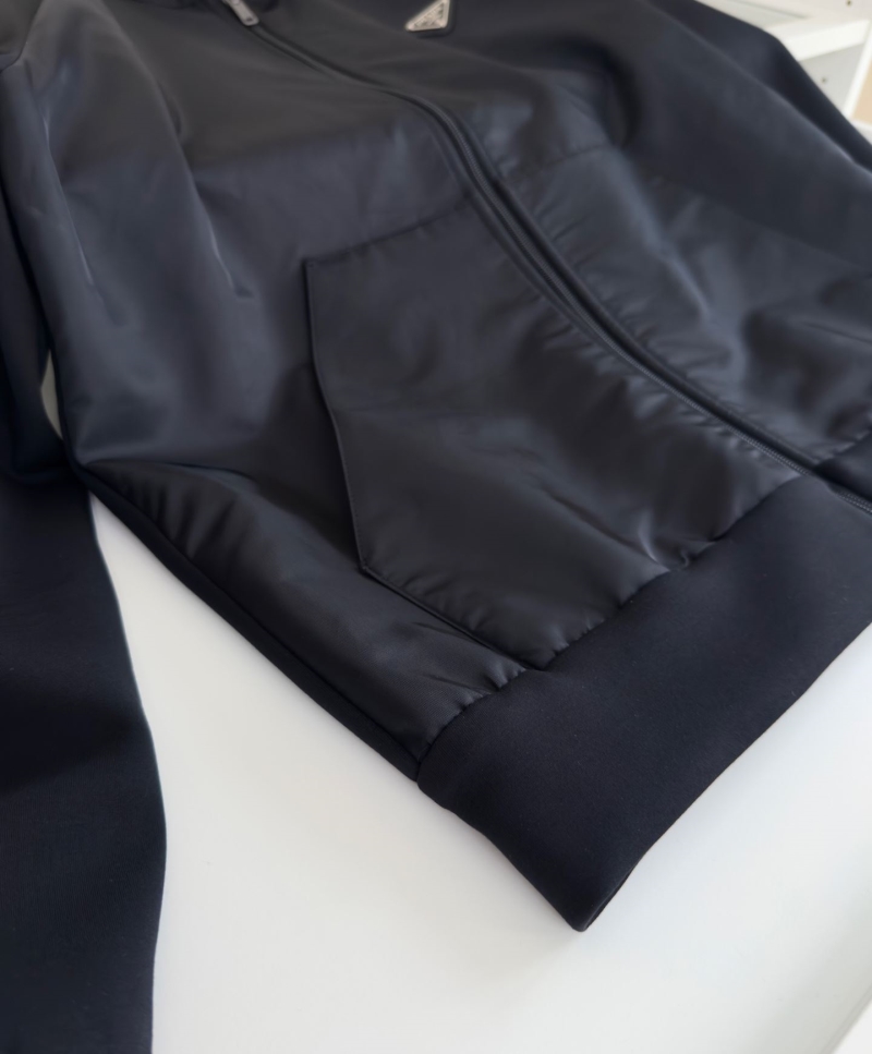 Pra*a outwear